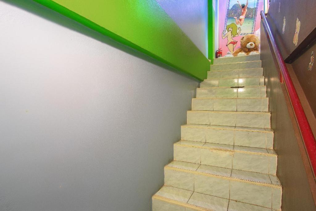 Oyo 586 I Hostel Phuket Eksteriør billede