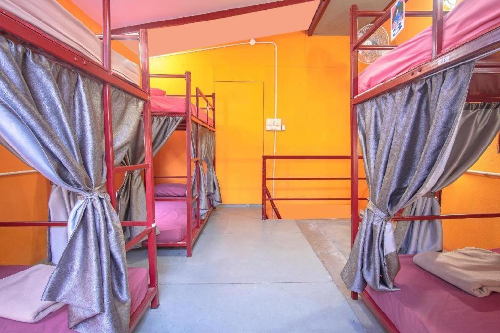 Oyo 586 I Hostel Phuket Eksteriør billede
