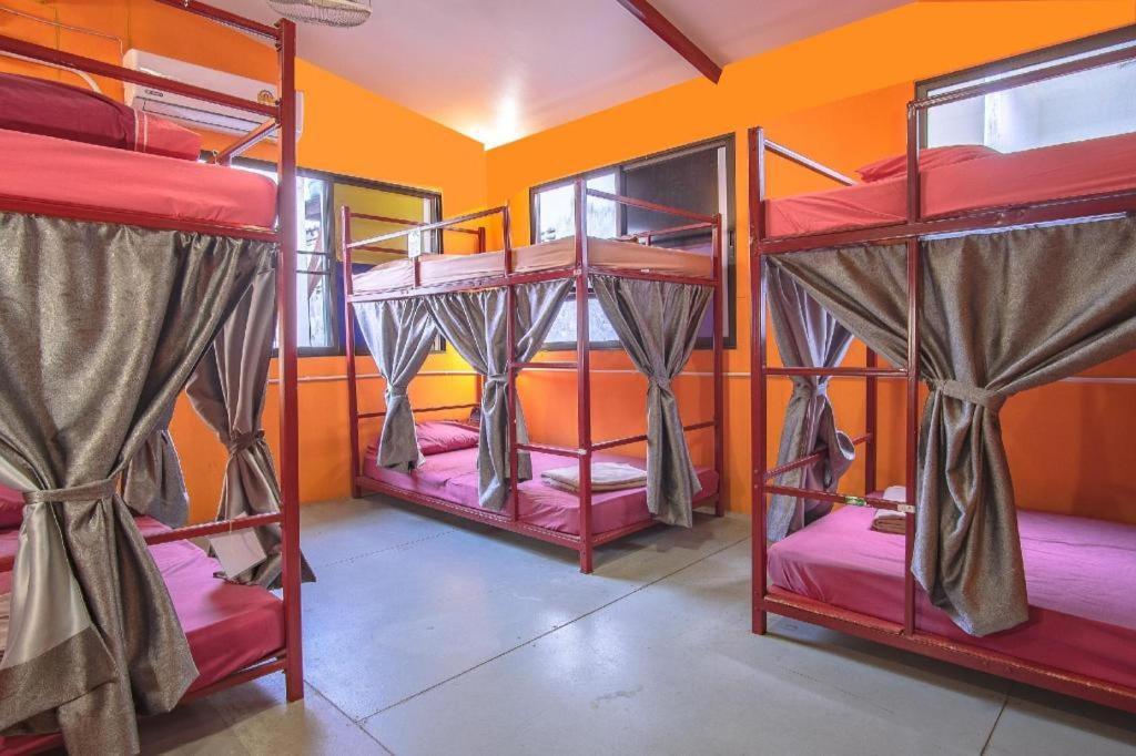 Oyo 586 I Hostel Phuket Eksteriør billede